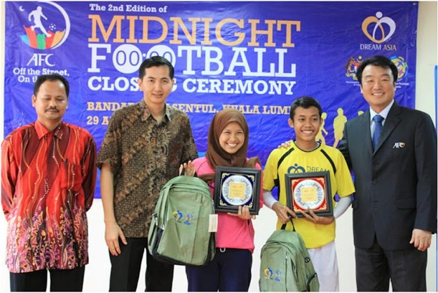 mf6 Midnight football prize giving
