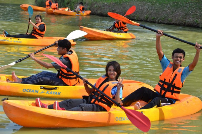 canoe midnight football