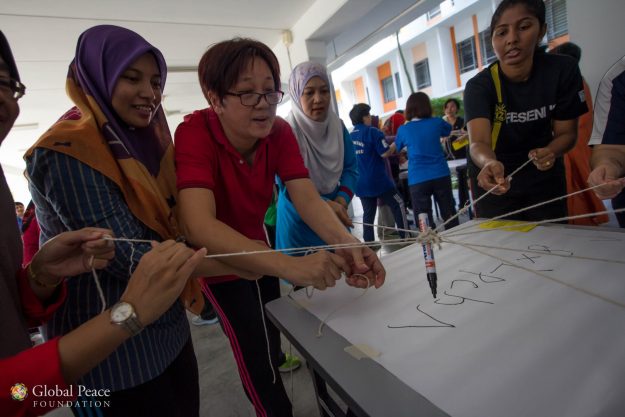 38695705285_55ce752962_o-e1528862696699 Educators playing and learning